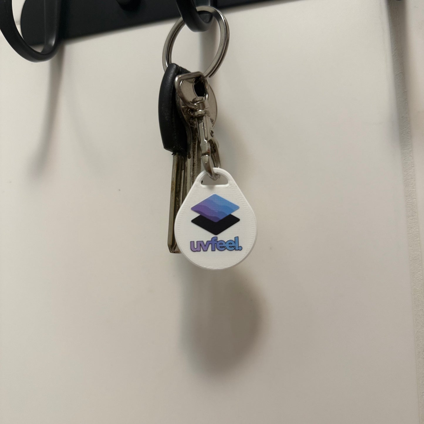 Personalizowany brelok NFC z logo, QR i nadrukiem UV